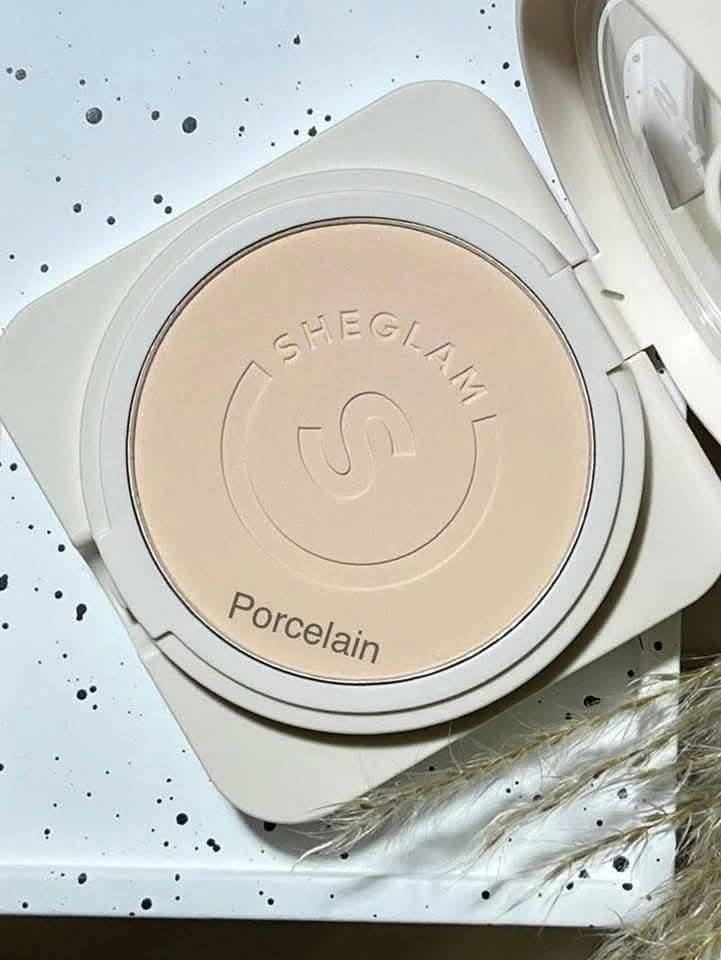 Sheglam Powder Foundation / Compact