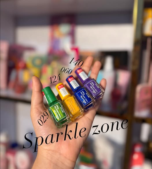 Miss & Mrs nail polish