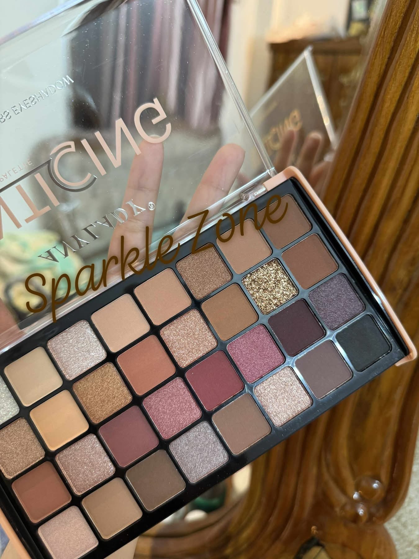 Any Lady Enciting Eyeshadow Palette