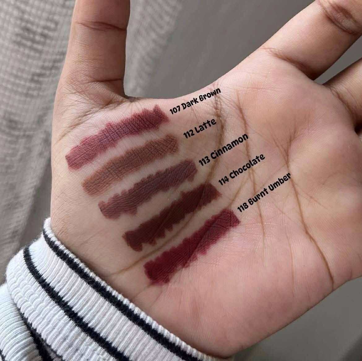 𝗕𝗘𝗔𝗨𝗧𝗬 𝗚𝗟𝗔𝗭𝗘𝗗  𝗟𝗶𝗽 𝗟𝗶𝗻𝗲𝗿