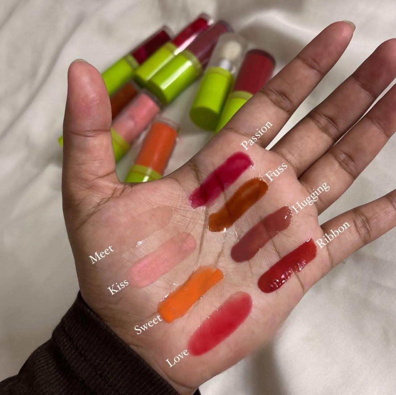 𝗕𝗘𝗔𝗨𝗧𝗬 𝗚𝗟𝗔𝗭𝗘𝗗  𝗟𝗶𝗽 𝗢𝗶𝗹